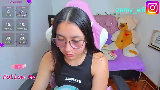 Snapshot of karla_cute01 chatting on 04/05/26, 05:26 karla cute01 online show from 04/05/26, 05:26