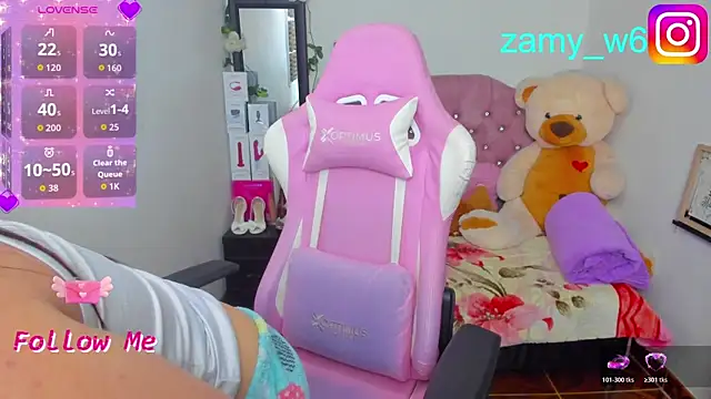 Snapshot of karla_cute01 chatting on 05/20/26, 05:02 karla cute01 online show from 05/20/26, 05:02