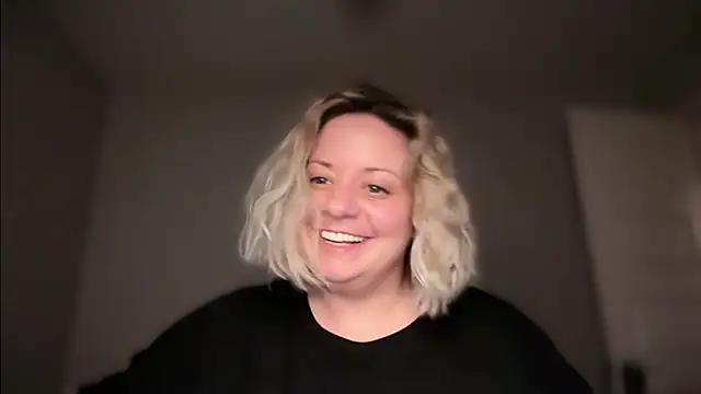 Snapshot of darlingashley chatting on 12/21/25, 06:09 darlingashley online show from 12/21/25, 06:09