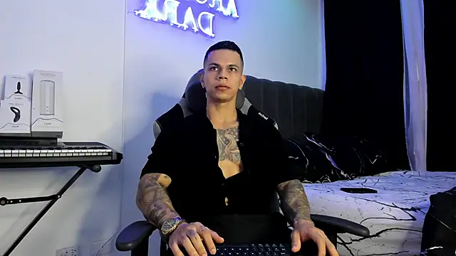 Aron Dark online show from 01/25/25, 10:18