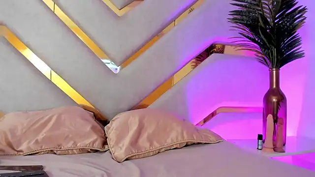 AilynMiller online show from 12/14/24, 07:03