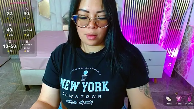 Snapshot of martinna_tay chatting on 07/06/26, 03:25 martinna tay online show from 07/06/26, 03:25