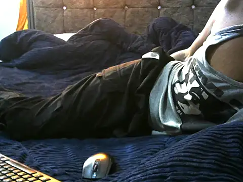 Snapshot of pointy_bloom chatting on 09/25/25, 11:14 pointy bloom online show from 09/25/25, 11:14