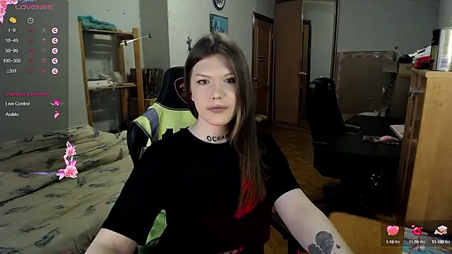 Snapshot of MicheleDoll chatting on 12/06/24, 10:38 MicheleDoll online show from 12/06/24, 10:38