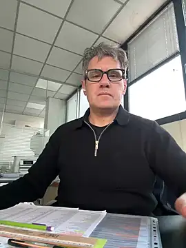 Snapshot of Britmi chatting on 12/11/24, 03:15 Britmi online show from 12/11/24, 03:15