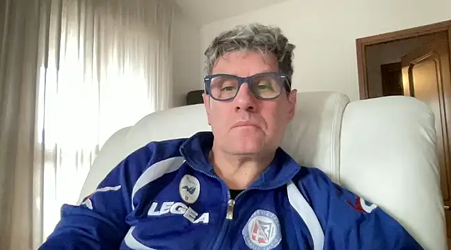 Snapshot of Britmi chatting on 03/15/25, 09:09 Britmi online show from 03/15/25, 09:09