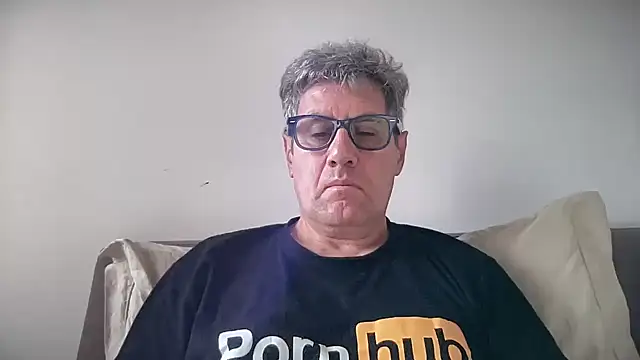 Snapshot of Britmi chatting on 09/18/25, 06:48 Britmi online show from 09/18/25, 06:48