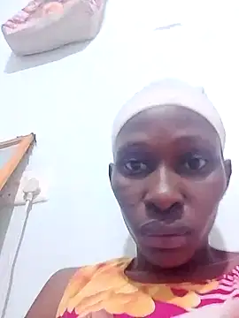 LOVELY-2BERRY online show from 10/26/25, 04:24