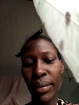 LOVELY-2BERRY online show from 12/18/25, 05:02