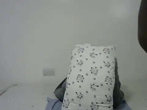 Snapshot of Pretty_savage3 chatting on 01/16/26, 07:29 Pretty savage3 online show from 01/16/26, 07:29