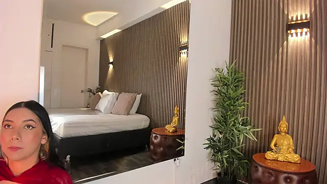 Snapshot of AliceHanz chatting on 02/18/26, 04:30 AliceHanz online show from 02/18/26, 04:30