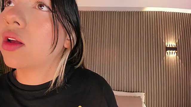 Snapshot of AliceHanz chatting on 02/20/26, 04:09 AliceHanz online show from 02/20/26, 04:09