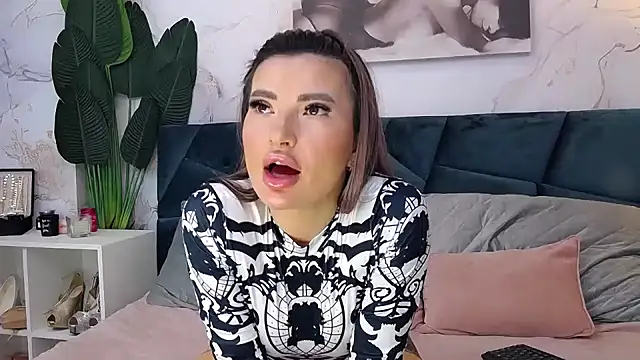 NightshadeIris online show from 12/30/24, 08:21