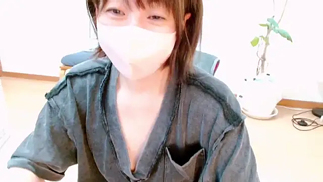 Snapshot of CherryMomo chatting on 04/10/26, 12:05 CherryMomo online show from 04/10/26, 12:05