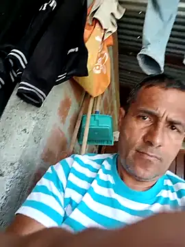 Snapshot of Janle_19c chatting on 12/14/25, 05:07 Janle 19c online show from 12/14/25, 05:07