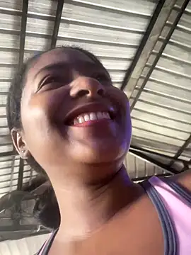 Snapshot of Berry_Bans chatting on 12/04/25, 05:21 Berry Bans online show from 12/04/25, 05:21