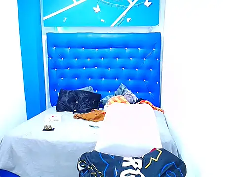 Snapshot of Mady_Kolemam chatting on 03/15/25, 01:08 Mady Kolemam online show from 03/15/25, 01:08