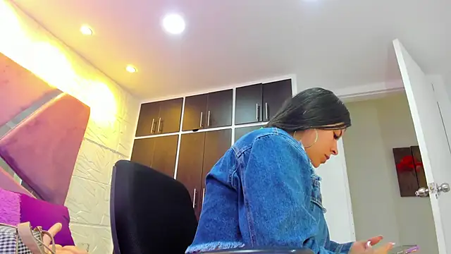 Charlotte Ice1 online show from 03/12/25, 03:18