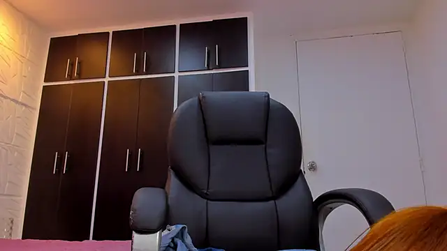 Charlotte Ice1 online show from 10/29/25, 05:36