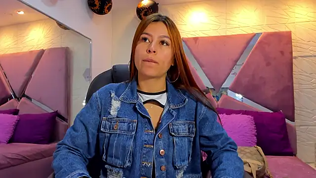 Charlotte Ice1 online show from 11/13/25, 05:01