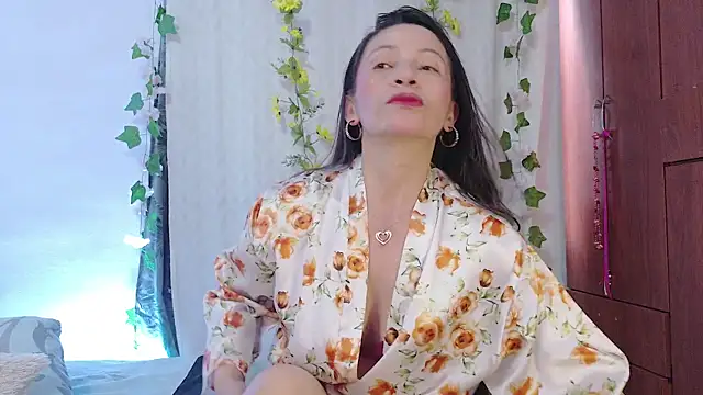 Snapshot of cattaleya1476 chatting on 07/11/26, 09:27 cattaleya1476 online show from 07/11/26, 09:27