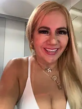 Snapshot of LARIANA_RIVERA23 chatting on 06/30/26, 08:48 LARIANA RIVERA23 online show from 06/30/26, 08:48