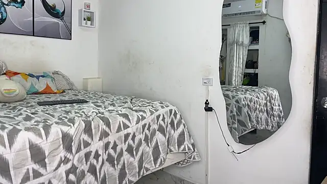 Snapshot of wendy_alejo1712 chatting on 09/18/25, 01:18 wendy alejo1712 online show from 09/18/25, 01:18