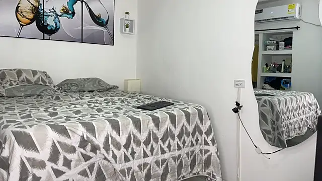 Snapshot of wendy_alejo1712 chatting on 09/24/25, 12:36 wendy alejo1712 online show from 09/24/25, 12:36