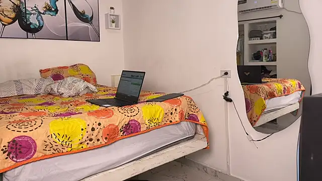 Snapshot of wendy_alejo1712 chatting on 11/21/25, 09:13 wendy alejo1712 online show from 11/21/25, 09:13