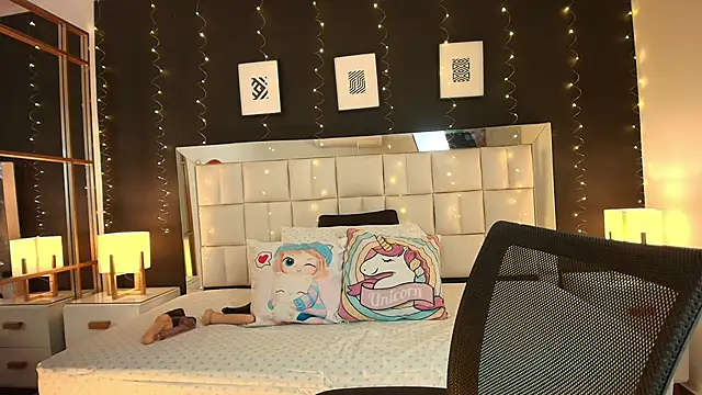 Snapshot of lisa_casper chatting on 03/01/25, 04:00 lisa casper online show from 03/01/25, 04:00