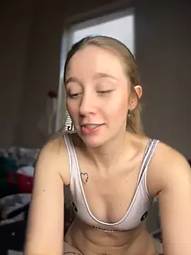 Snapshot of sage__marie chatting on 12/16/24, 05:54 sage marie online show from 12/16/24, 05:54