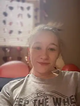 Snapshot of sage__marie chatting on 02/05/25, 02:37 sage marie online show from 02/05/25, 02:37