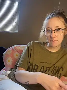 Snapshot of sage__marie chatting on 03/07/25, 02:12 sage marie online show from 03/07/25, 02:12