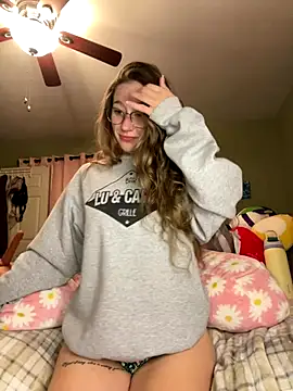 Snapshot of sage__marie chatting on 09/16/25, 10:38 sage marie online show from 09/16/25, 10:38