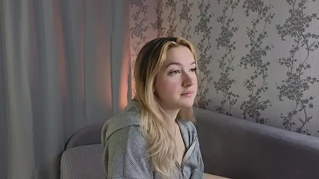 Snapshot of flawless_angell chatting on 03/16/25, 07:17 flawless angell online show from 03/16/25, 07:17