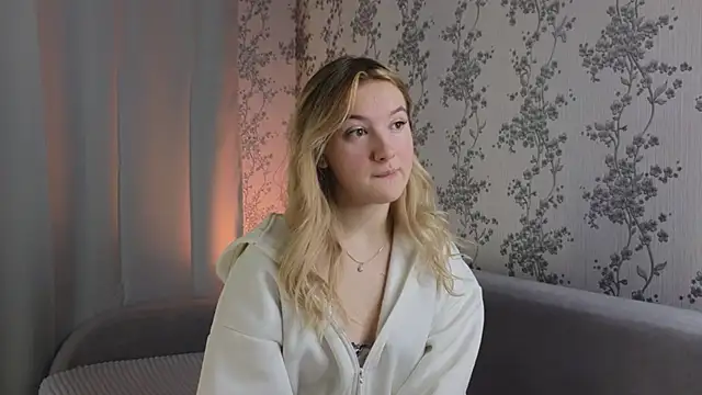 Snapshot of flawless_angell chatting on 03/21/25, 08:18 flawless angell online show from 03/21/25, 08:18