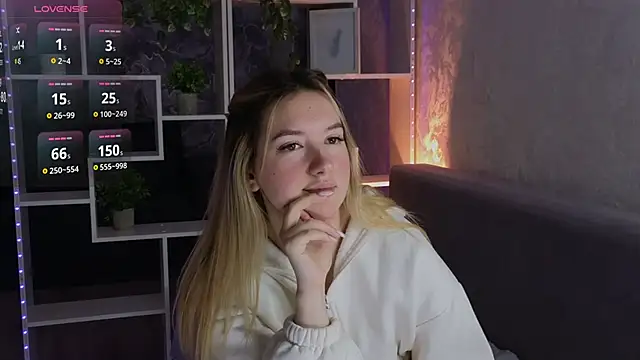 Snapshot of flawless_angell chatting on 09/27/25, 11:32 flawless angell online show from 09/27/25, 11:32