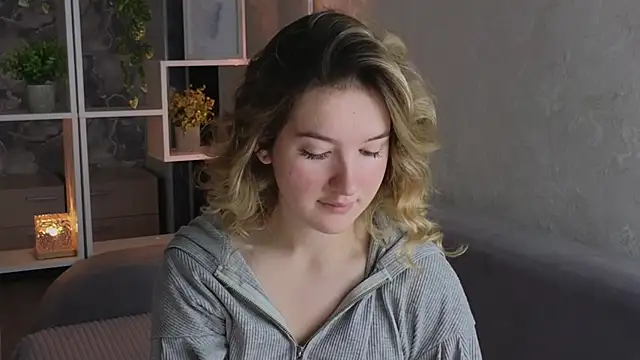 Snapshot of flawless_angell chatting on 12/02/25, 04:18 flawless angell online show from 12/02/25, 04:18