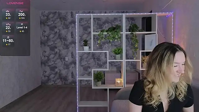 Snapshot of flawless_angell chatting on 12/02/25, 10:38 flawless angell online show from 12/02/25, 10:38