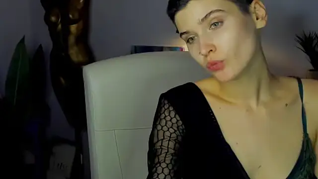 sarah perfect online show from 11/11/25, 02:17