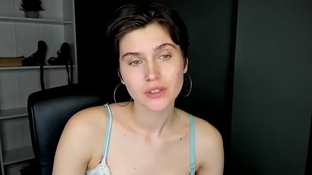 Snapshot of sarah_perfect chatting on 04/19/26, 05:34 sarah perfect online show from 04/19/26, 05:34
