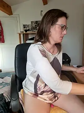 SpiceLea online show from 02/01/25, 03:50