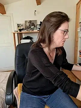 SpiceLea online show from 02/03/25, 02:45