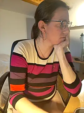 SpiceLea online show from 03/10/25, 05:07