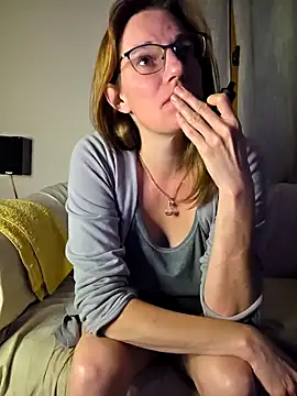 SpiceLea online show from 09/16/25, 10:22