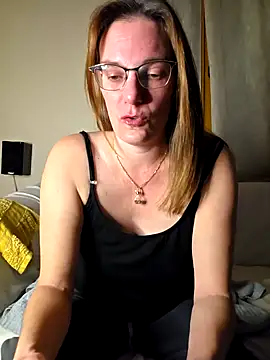 SpiceLea online show from 10/16/25, 07:37