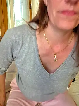 SpiceLea online show from 11/18/25, 03:05