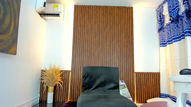 Snapshot of Sweet_Ashley_v chatting on 02/18/25, 10:25 Sweet Ashley v online show from 02/18/25, 10:25