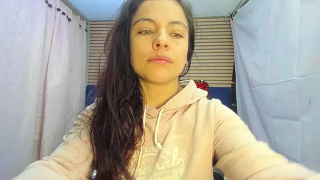 Snapshot of rosse_2504 chatting on 04/27/26, 12:14 rosse 2504 online show from 04/27/26, 12:14