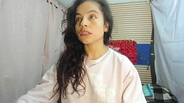 Snapshot of rosse_2504 chatting on 05/26/26, 12:34 rosse 2504 online show from 05/26/26, 12:34